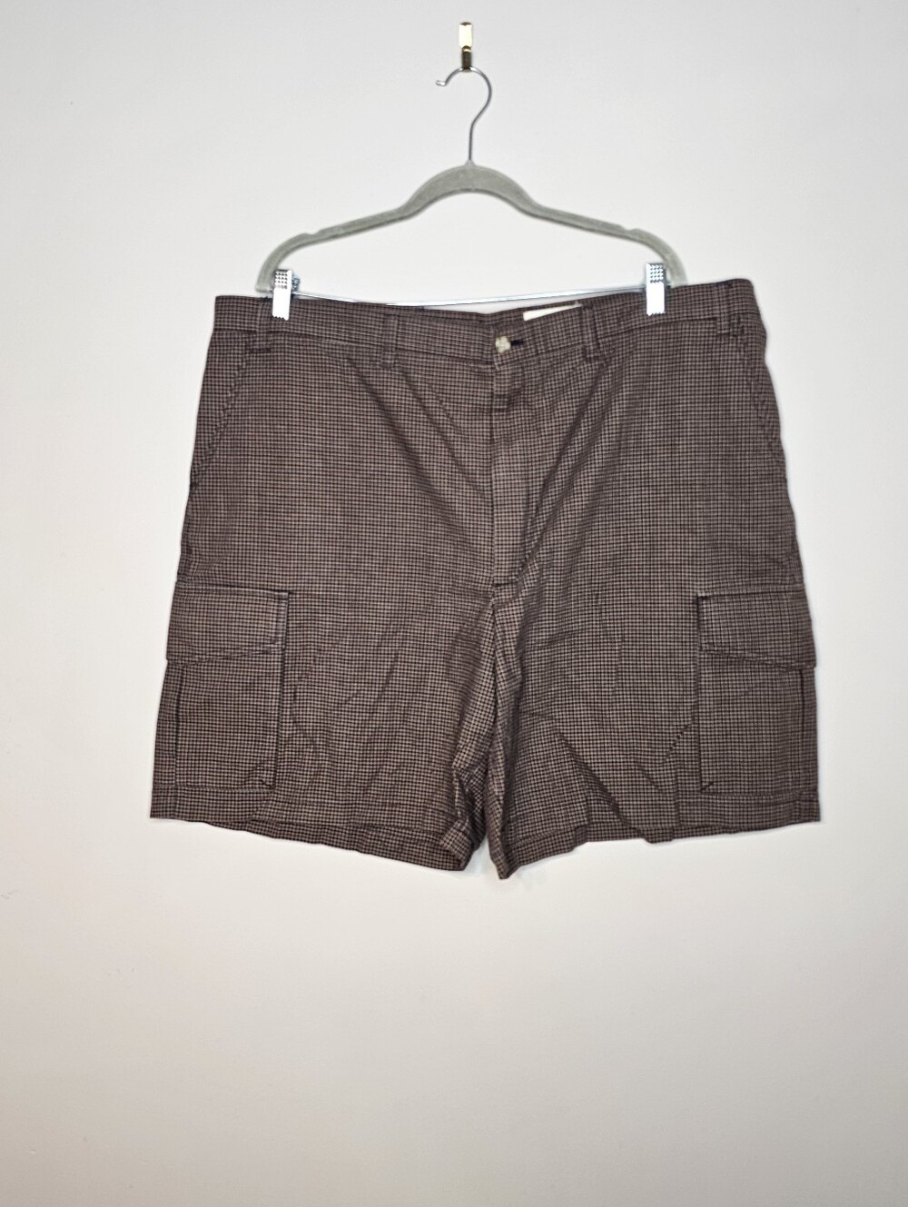 Eddie Bauer Checker Plaid Cargo Shorts Size 46 100% Cotton Brown Tan Blue